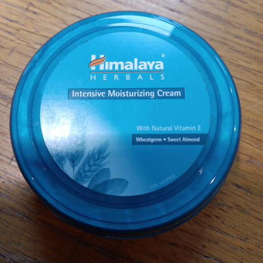 Himalaya moisturizing cream