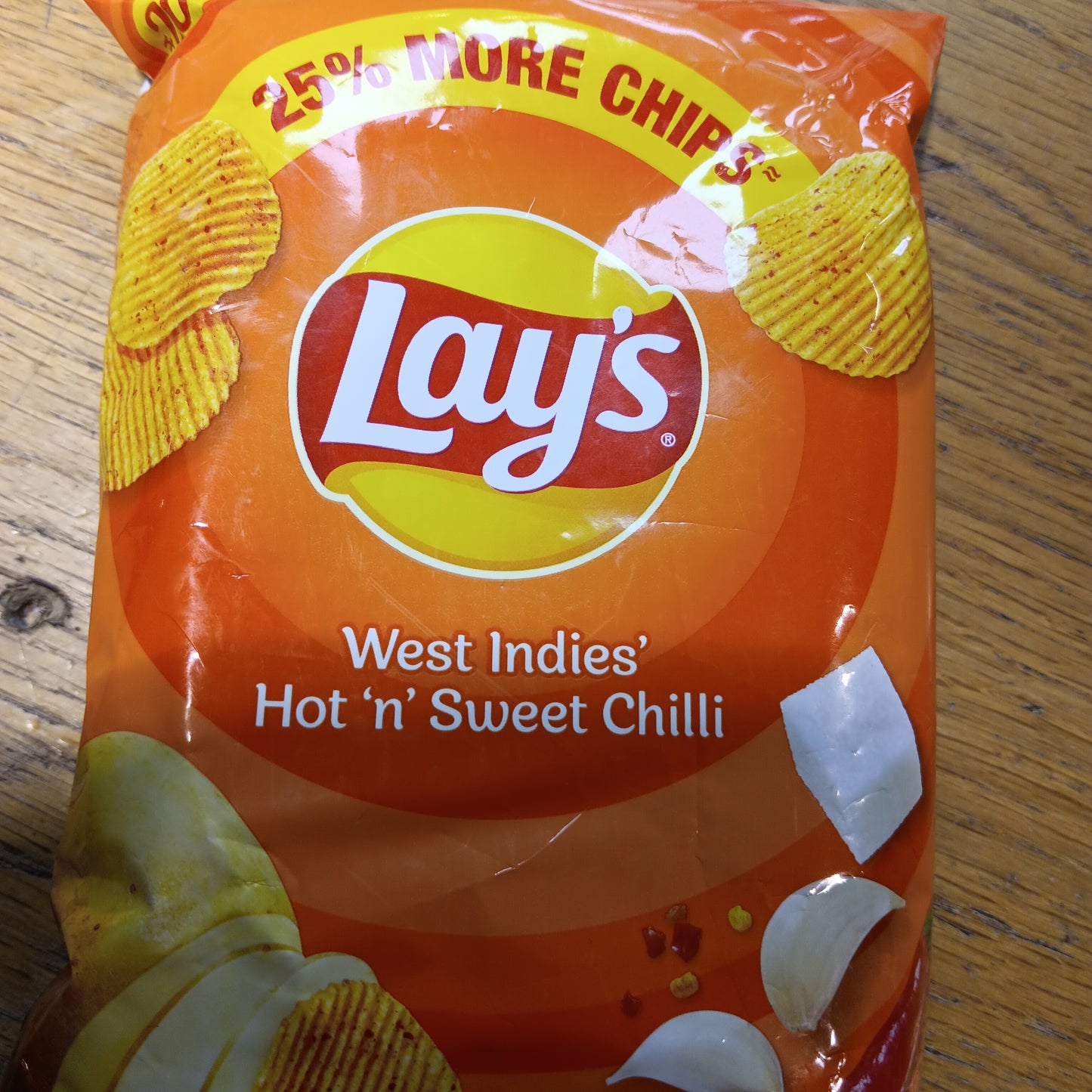 LAYS HOT & SWEET CHILLI